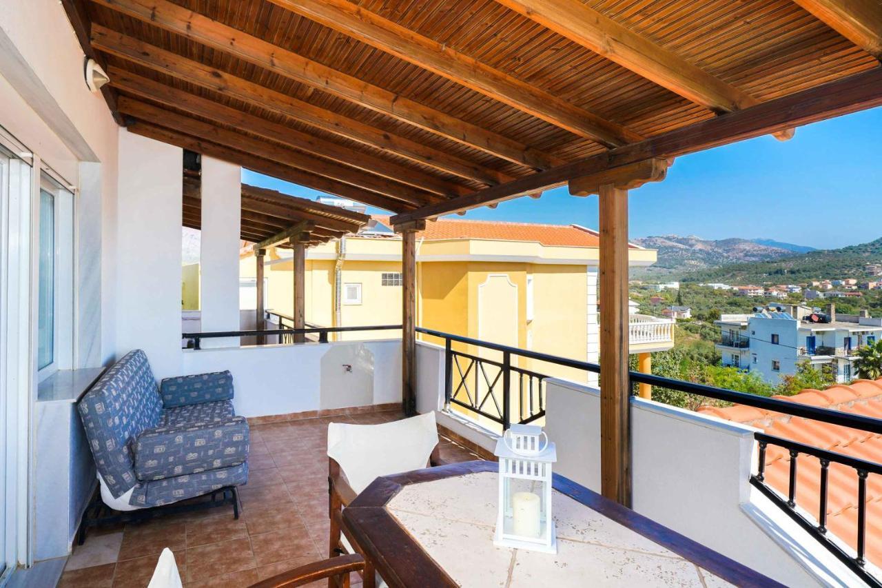 Villa Golden Nest 利迈纳里亚 外观 照片