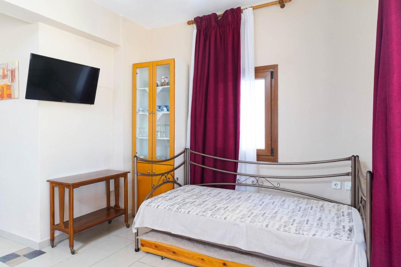 Villa Golden Nest 利迈纳里亚 外观 照片