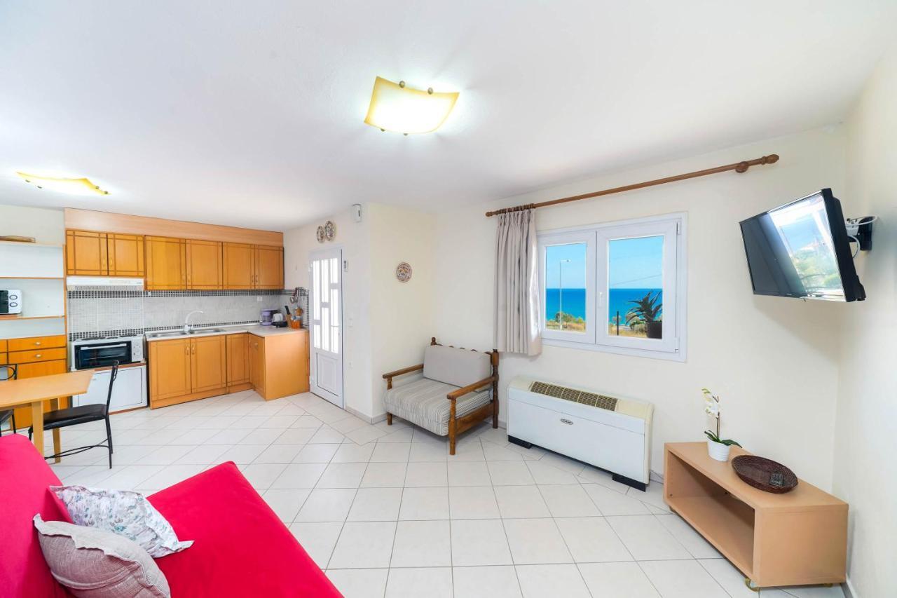 Villa Golden Nest 利迈纳里亚 外观 照片
