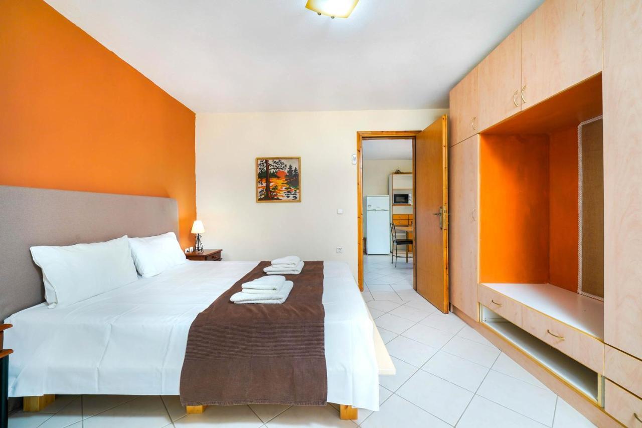 Villa Golden Nest 利迈纳里亚 外观 照片