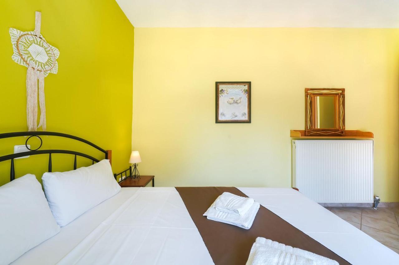 Villa Golden Nest 利迈纳里亚 外观 照片
